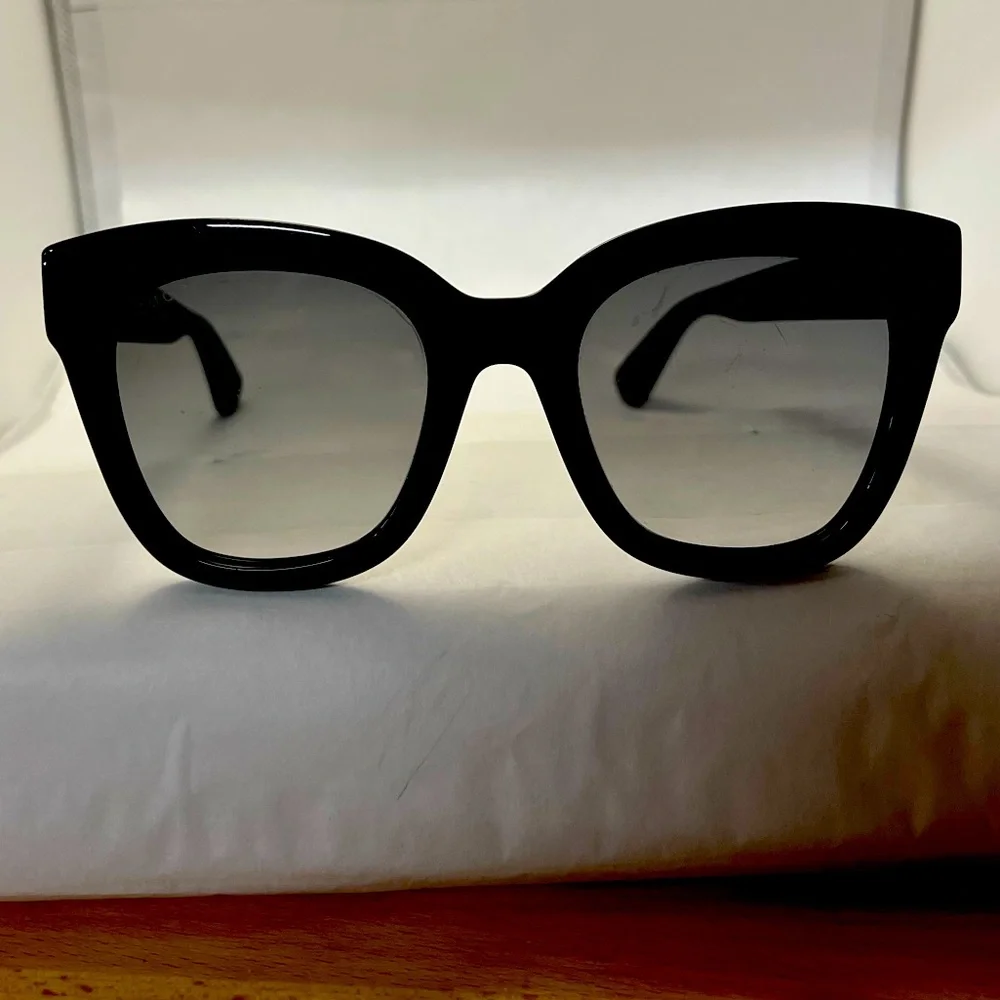Gucci sunglasses - Picture 1 of 7